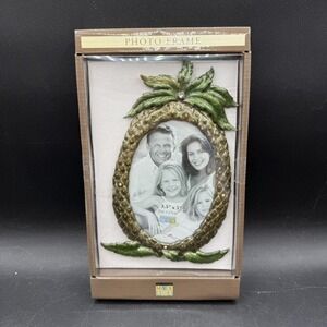 Vintage MYX Pineapple Picture Frame Gold 3.5x5 In Ornate Resin Home Decor